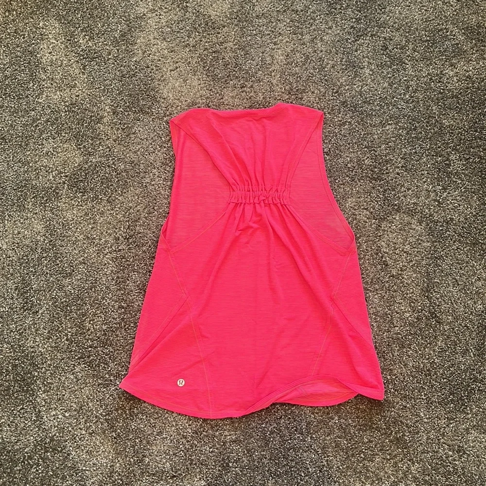 RARE Lululemon Top - Picture 2 of 4